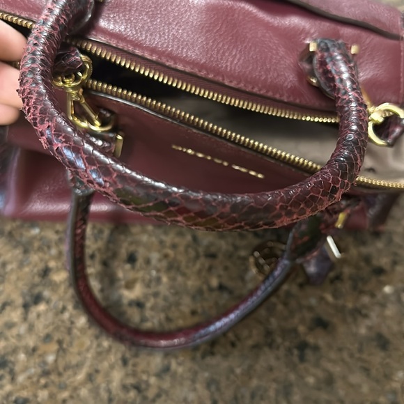 Michael Kors Pebble bag. - Picture 10 of 11